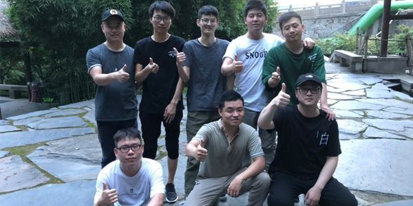 信守承諾 懶人沙發(fā)廠家這幫小伙子杠杠的！
