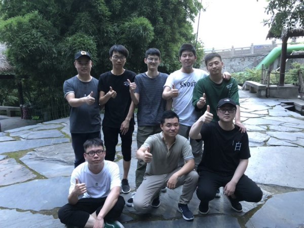 信守承諾 懶人沙發(fā)廠家這幫小伙子杠杠的！